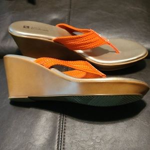 White Mountain sandals